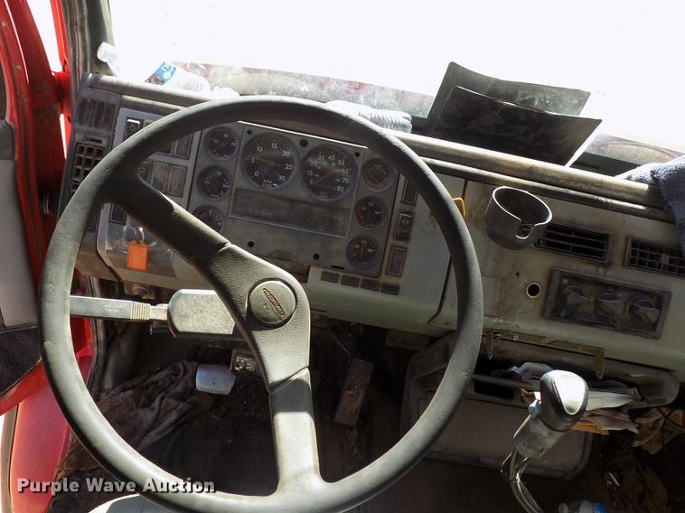 image for item DD5347 1998 Freightliner FL80 dump truck