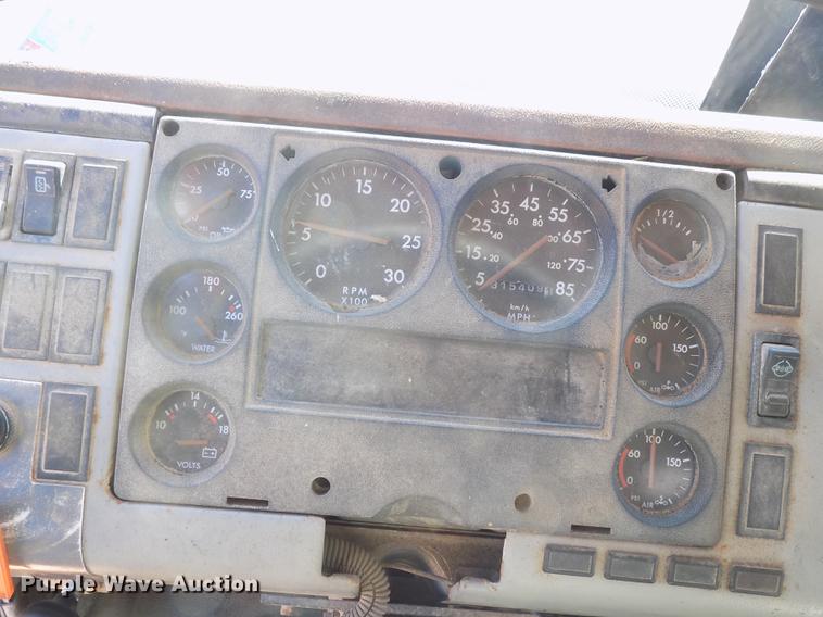 image for item DD5347 1998 Freightliner FL80 dump truck