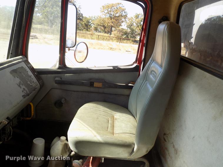 image for item DD5347 1998 Freightliner FL80 dump truck