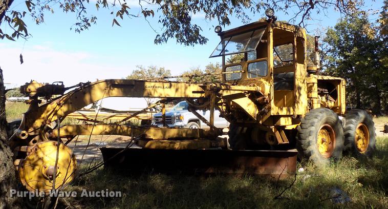 image for item DD5352 Caterpillar 12 rigid frame motor grader
