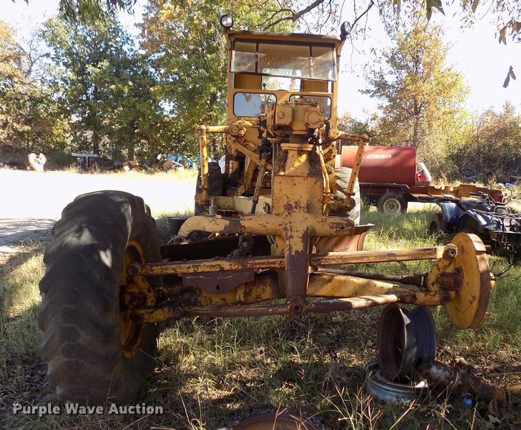 image for item DD5352 Caterpillar 12 rigid frame motor grader