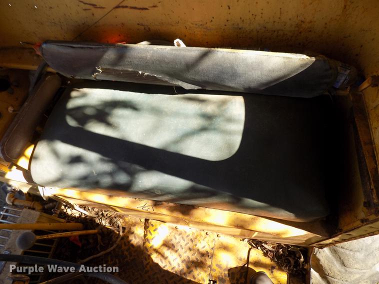 image for item DD5352 Caterpillar 12 rigid frame motor grader