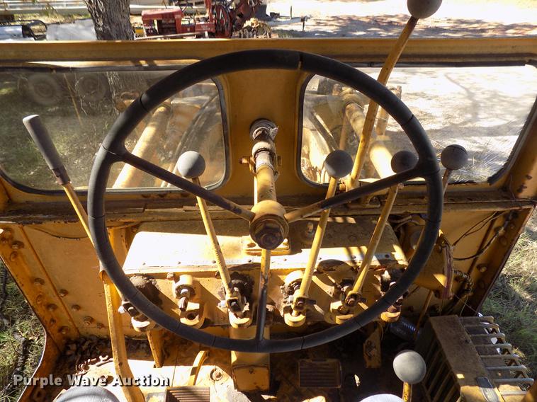 image for item DD5352 Caterpillar 12 rigid frame motor grader