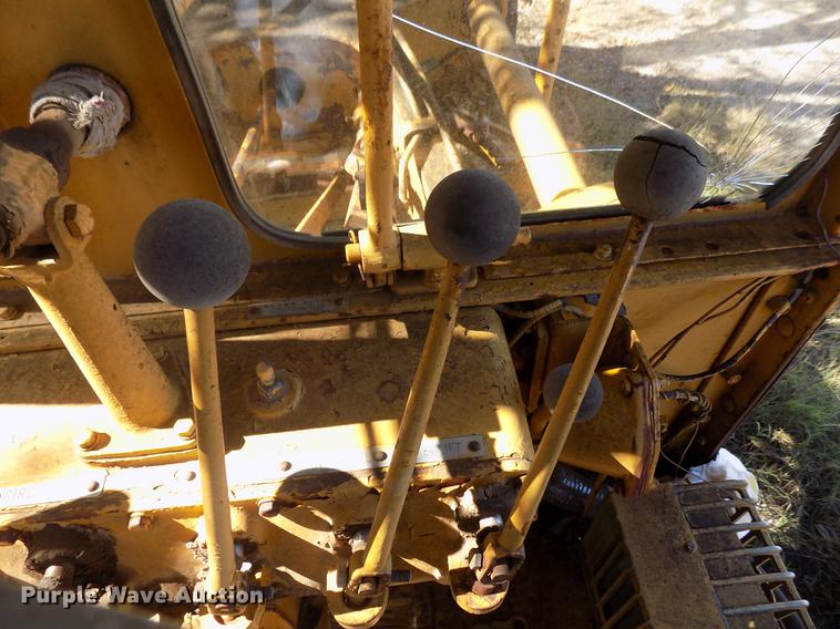 image for item DD5352 Caterpillar 12 rigid frame motor grader