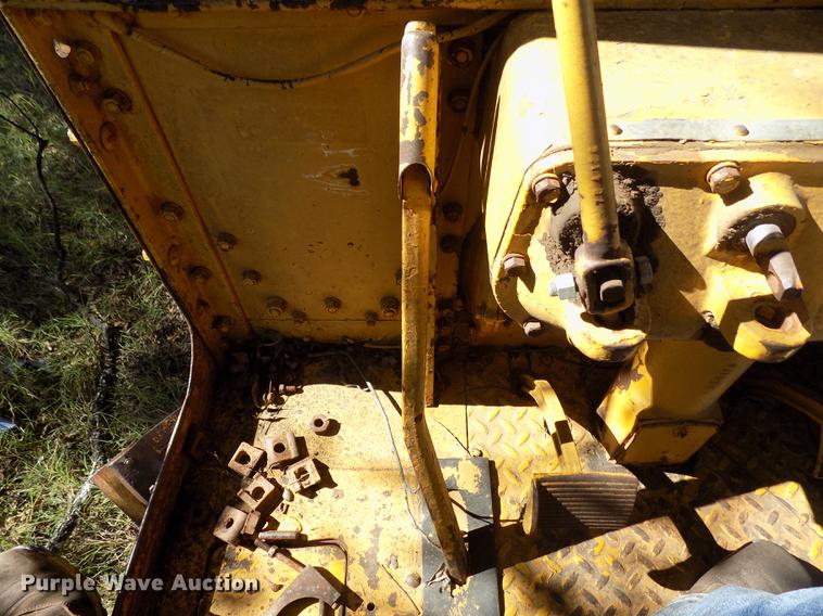 image for item DD5352 Caterpillar 12 rigid frame motor grader