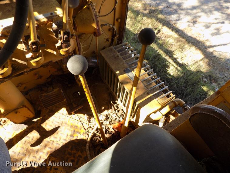 image for item DD5352 Caterpillar 12 rigid frame motor grader