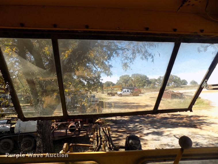 image for item DD5352 Caterpillar 12 rigid frame motor grader