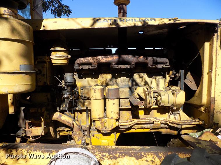 image for item DD5352 Caterpillar 12 rigid frame motor grader