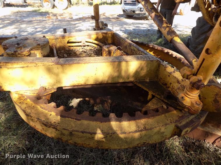 image for item DD5352 Caterpillar 12 rigid frame motor grader