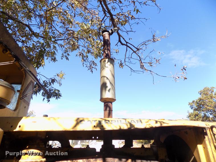 image for item DD5352 Caterpillar 12 rigid frame motor grader