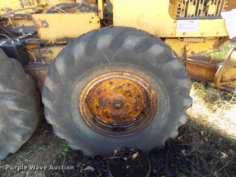 image for item DD5352 Caterpillar 12 rigid frame motor grader