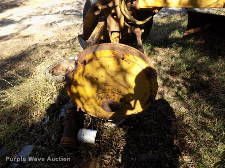 image for item DD5352 Caterpillar 12 rigid frame motor grader