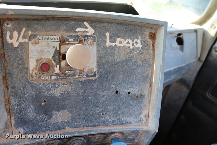 image for item DD5356 1989 Mack R690ST semi truck