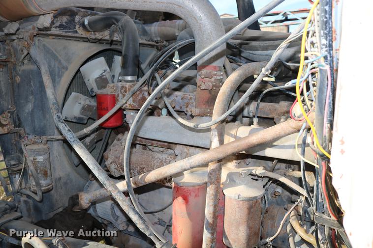 image for item DD5356 1989 Mack R690ST semi truck