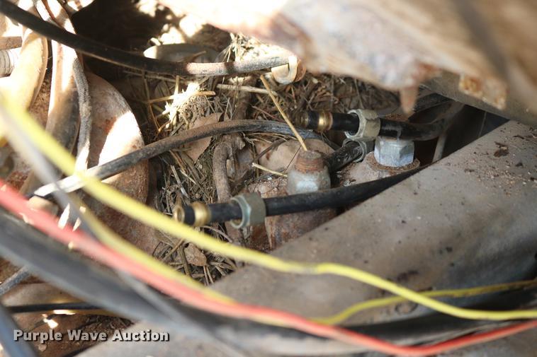 image for item DD5356 1989 Mack R690ST semi truck