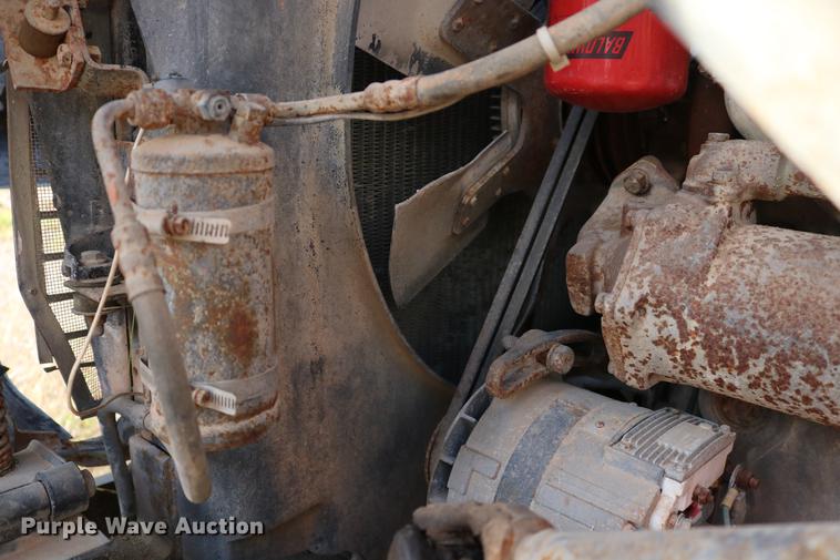 image for item DD5356 1989 Mack R690ST semi truck