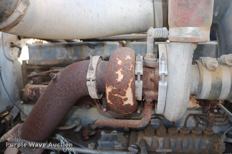 image for item DD5356 1989 Mack R690ST semi truck