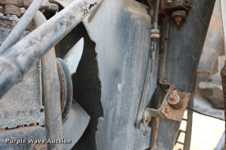 image for item DD5356 1989 Mack R690ST semi truck