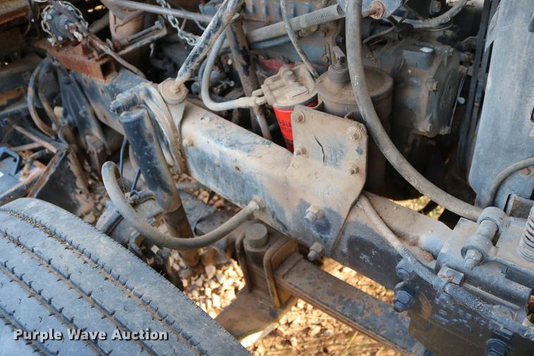 image for item DD5356 1989 Mack R690ST semi truck