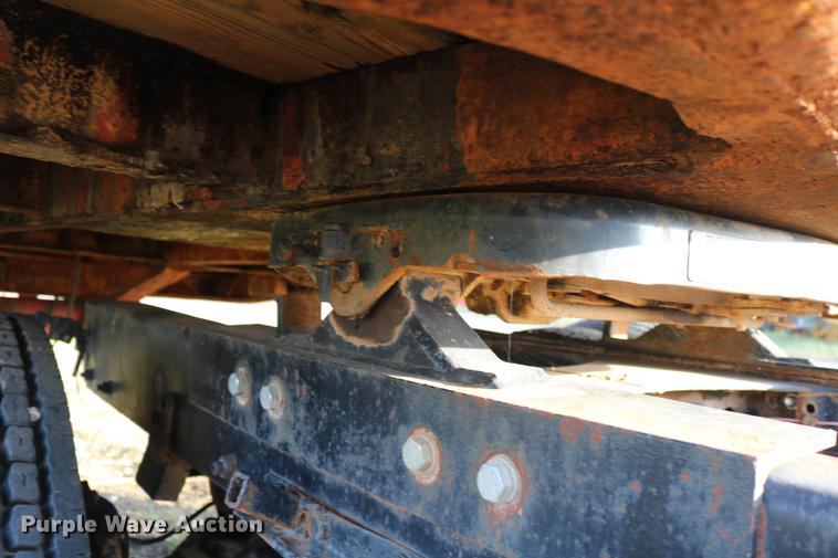 image for item DD5356 1989 Mack R690ST semi truck