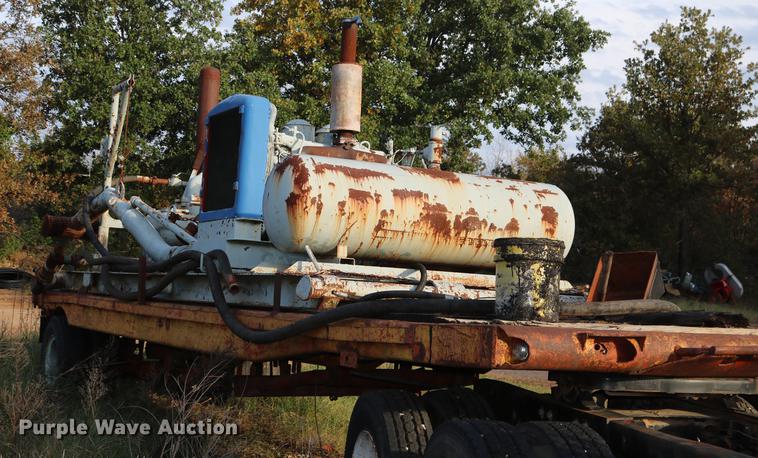 image for item DD5357 Flatbed trailer