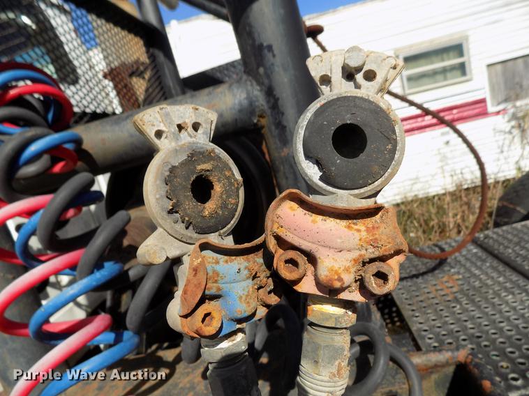 image for item DD5366 1995 International 8200 flatbed truck