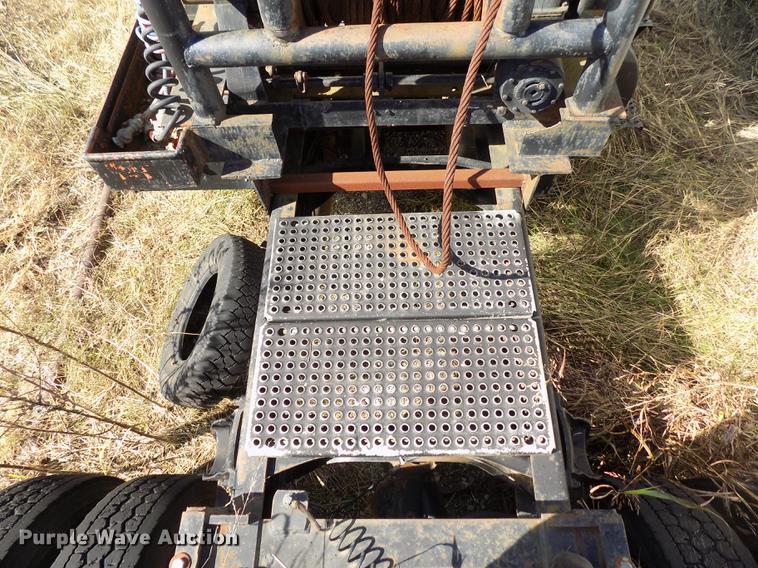 image for item DD5366 1995 International 8200 flatbed truck