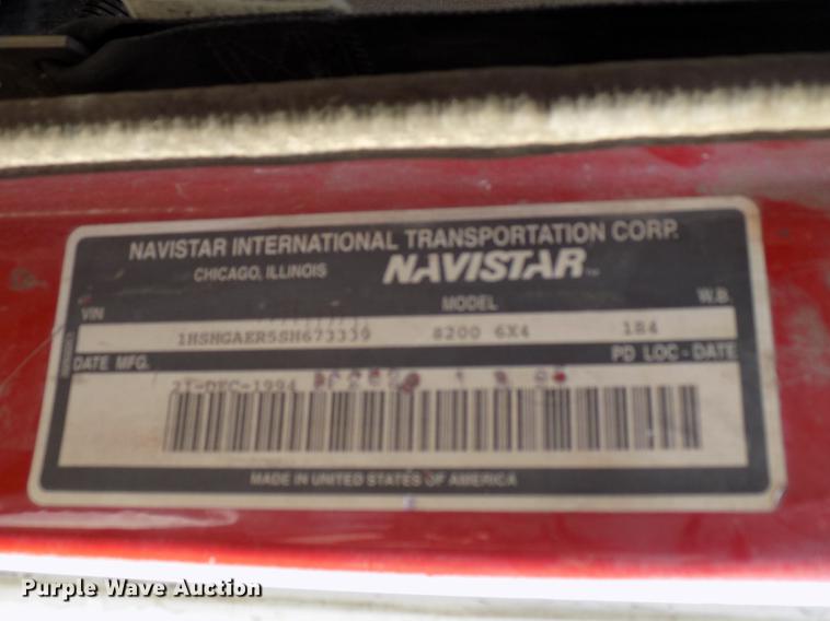 image for item DD5366 1995 International 8200 flatbed truck