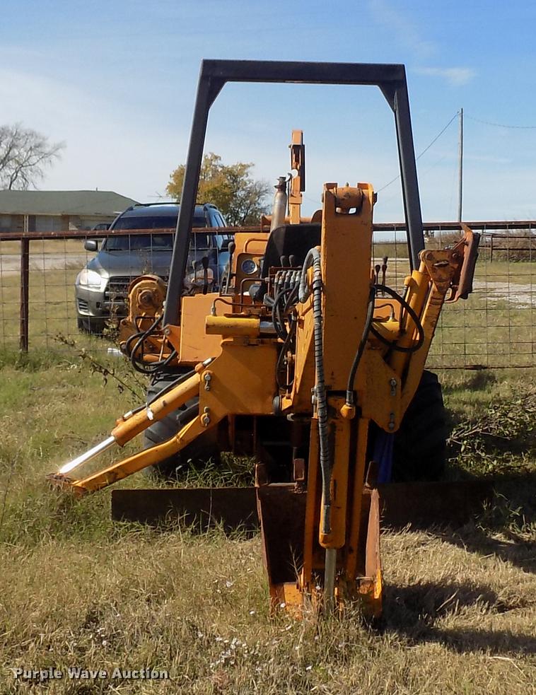 image for item DD5373 1980 Case DH4 trencher