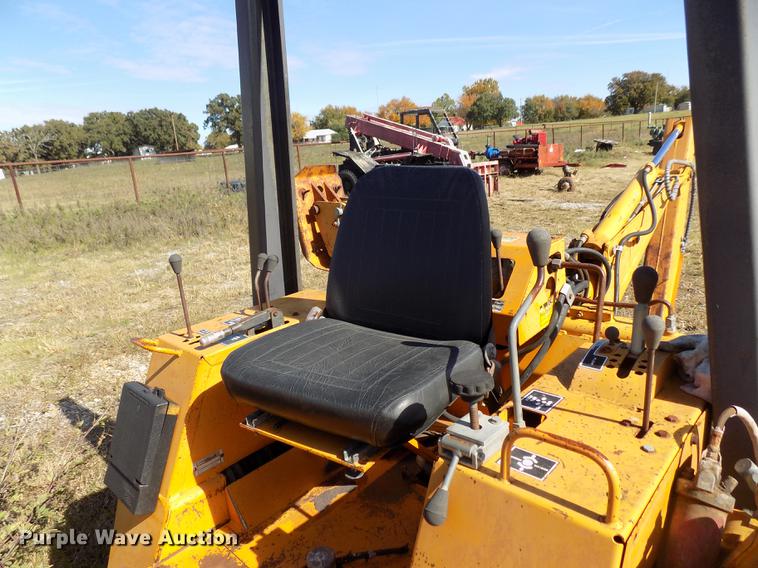 image for item DD5373 1980 Case DH4 trencher