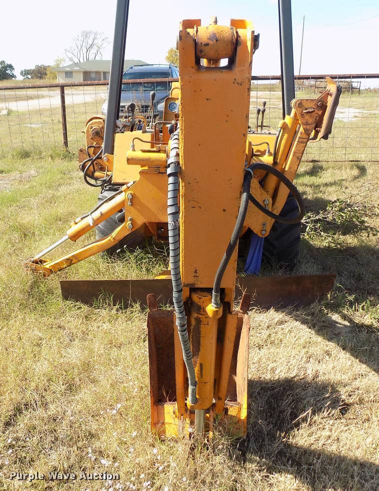 image for item DD5373 1980 Case DH4 trencher