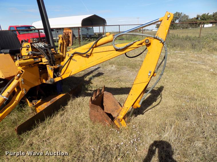 image for item DD5373 1980 Case DH4 trencher