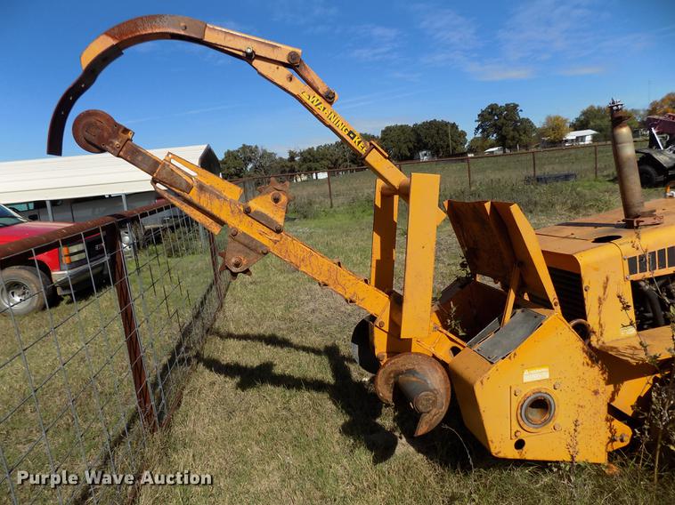 image for item DD5373 1980 Case DH4 trencher