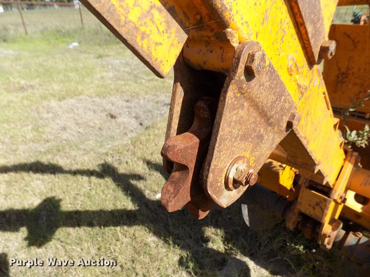 image for item DD5373 1980 Case DH4 trencher