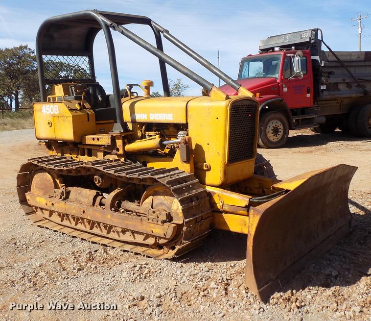 image for item DD5378 John Deere 450B dozer