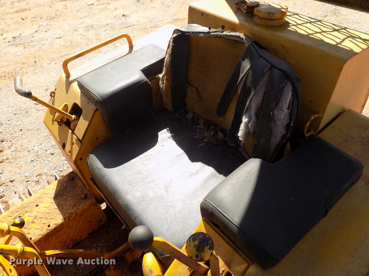 image for item DD5378 John Deere 450B dozer