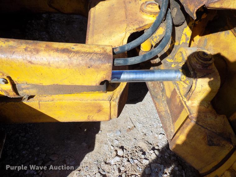 image for item DD5378 John Deere 450B dozer