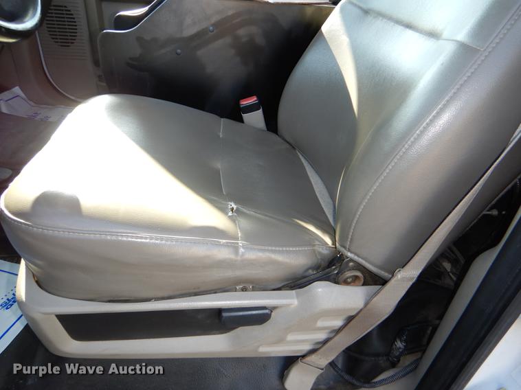 image for item DD8934 2008 Ford F550 Super Duty XL bucket truck