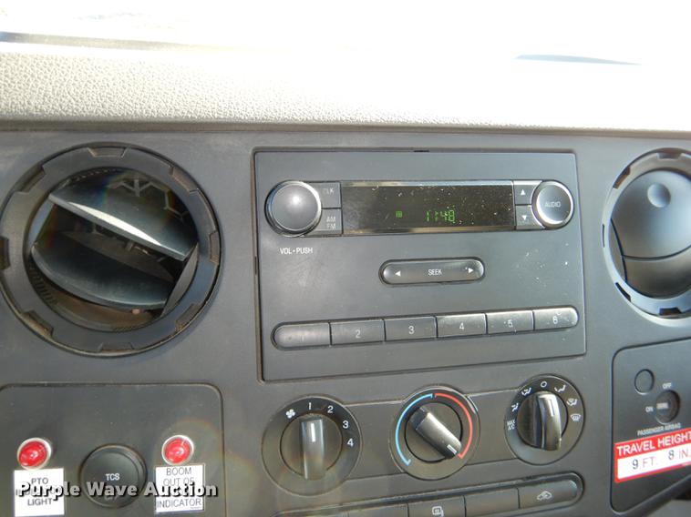 image for item DD8934 2008 Ford F550 Super Duty XL bucket truck