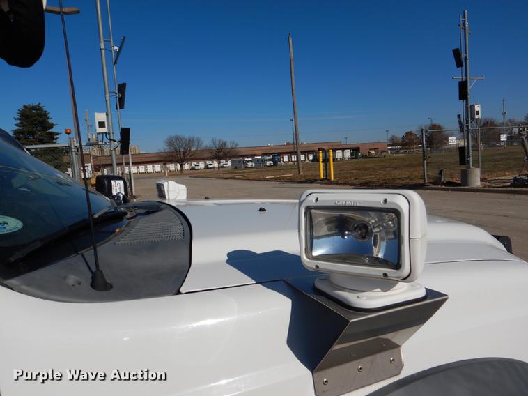 image for item DD8934 2008 Ford F550 Super Duty XL bucket truck