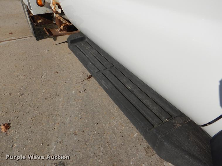 image for item DD8934 2008 Ford F550 Super Duty XL bucket truck