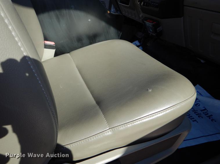 image for item DD8934 2008 Ford F550 Super Duty XL bucket truck