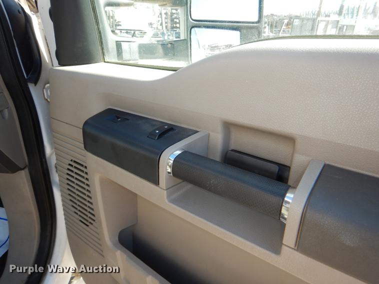 image for item DD8934 2008 Ford F550 Super Duty XL bucket truck