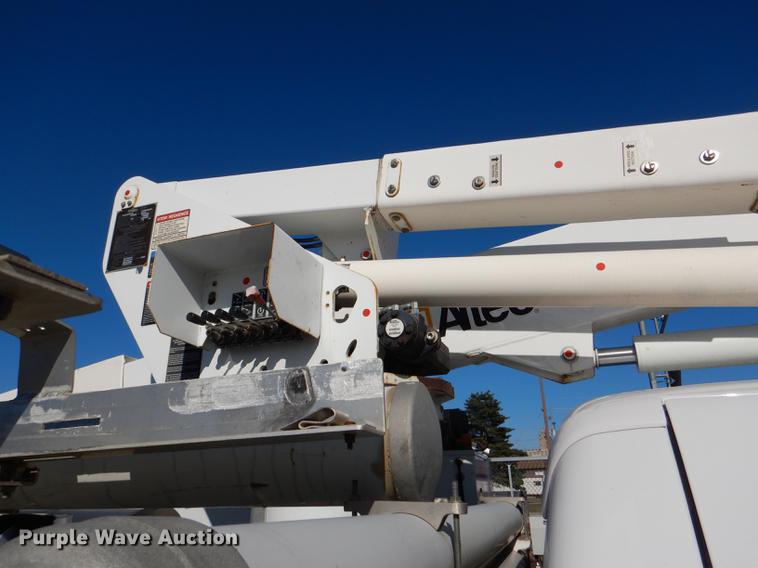 image for item DD8934 2008 Ford F550 Super Duty XL bucket truck