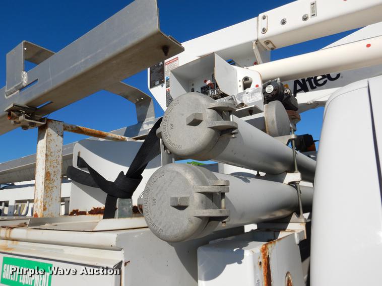 image for item DD8934 2008 Ford F550 Super Duty XL bucket truck