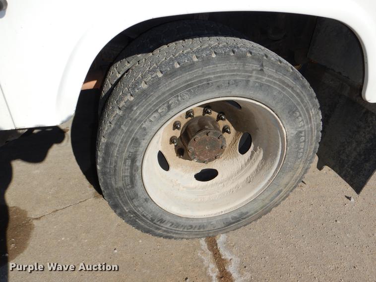 image for item DD8934 2008 Ford F550 Super Duty XL bucket truck