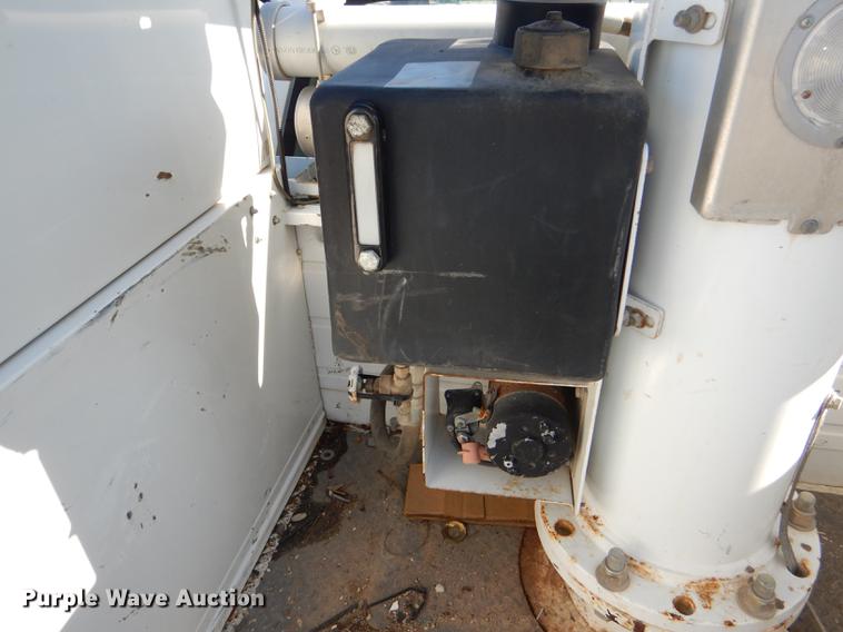 image for item DD8934 2008 Ford F550 Super Duty XL bucket truck