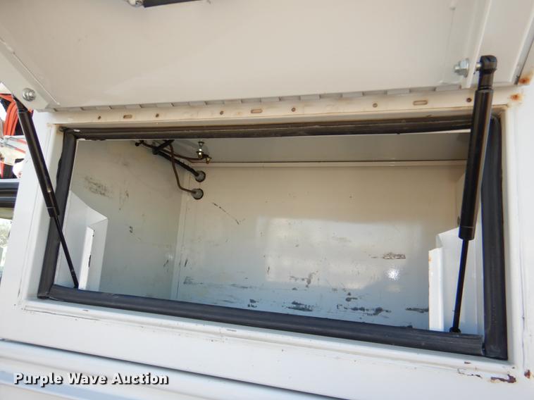 image for item DD8934 2008 Ford F550 Super Duty XL bucket truck