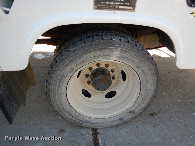 image for item DD8934 2008 Ford F550 Super Duty XL bucket truck