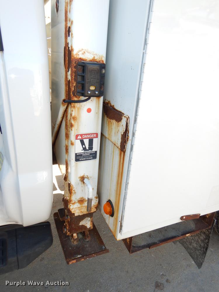 image for item DD8934 2008 Ford F550 Super Duty XL bucket truck